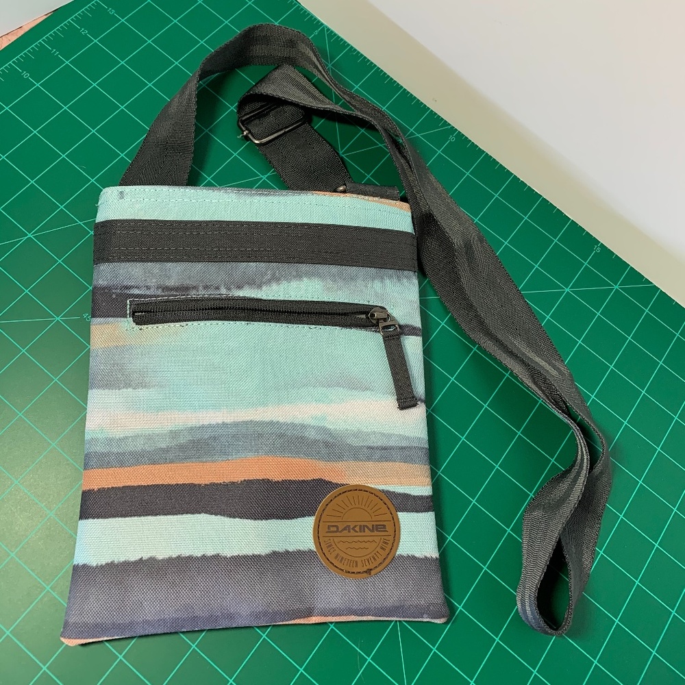 Dakine Crossbody Purse